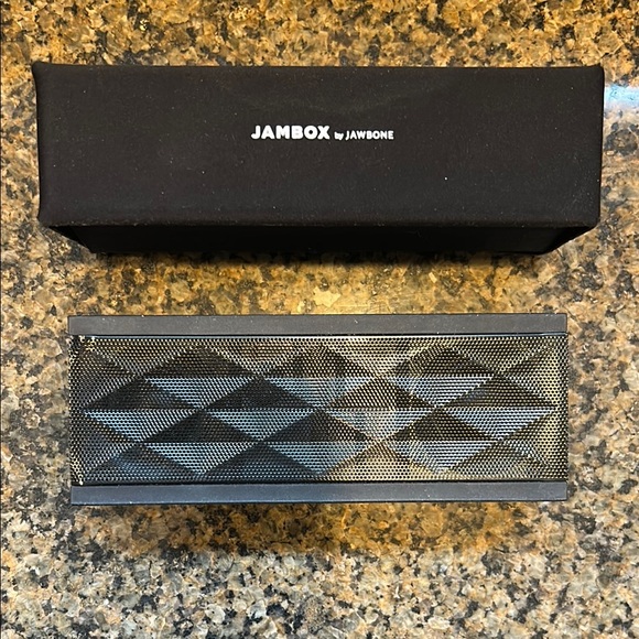 Jambox by Jawbone Bluetooth Speaker - Picture 1 of 10